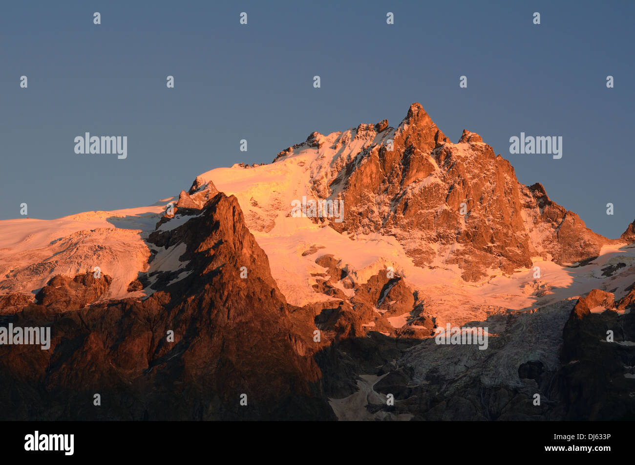Sonnenuntergang über La Meije Gletscher & Peak Ecrins Nationalpark Hautes-Alpes französische Alpen Frankreich Stockfoto