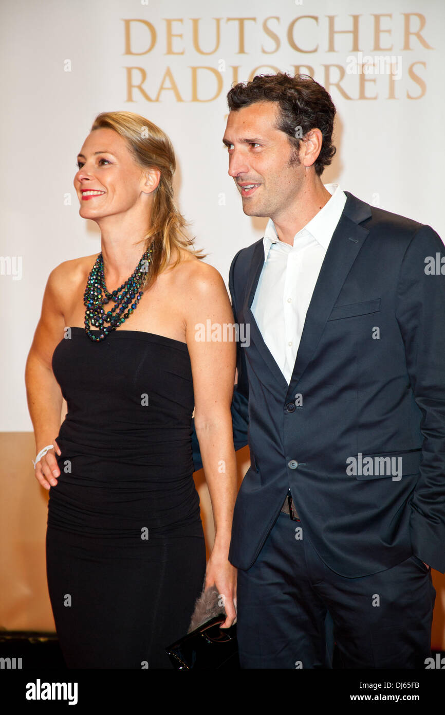 Anja Reschke und Henning Ruetten Deutscher Radiopreis 2012 (German Radio Award 2012) im Schuppen 52. Hamburg, Deutschland - 06.09.2012 Stockfoto