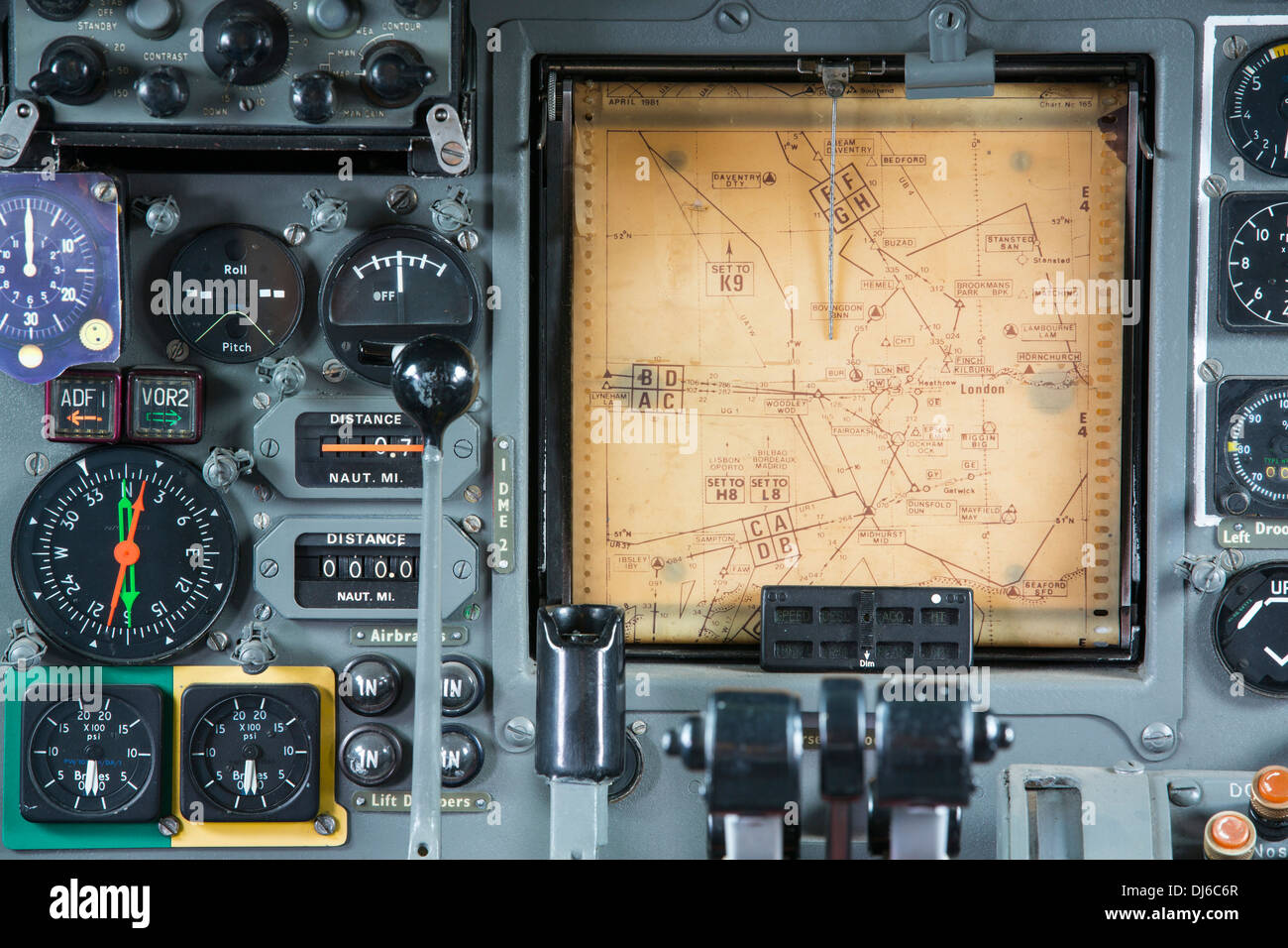 Die Control-Deck in der Kabine des Flugzeugs alte Trident am Flughafen Manchester, UK. Stockfoto