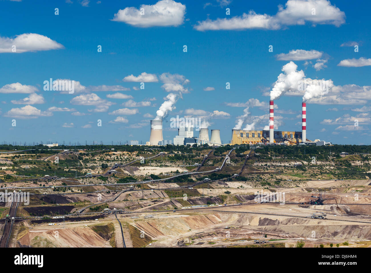 Oberfläche Kohle-Bergbau und Kraftwerk in Bełchatów, Polen Stockfoto