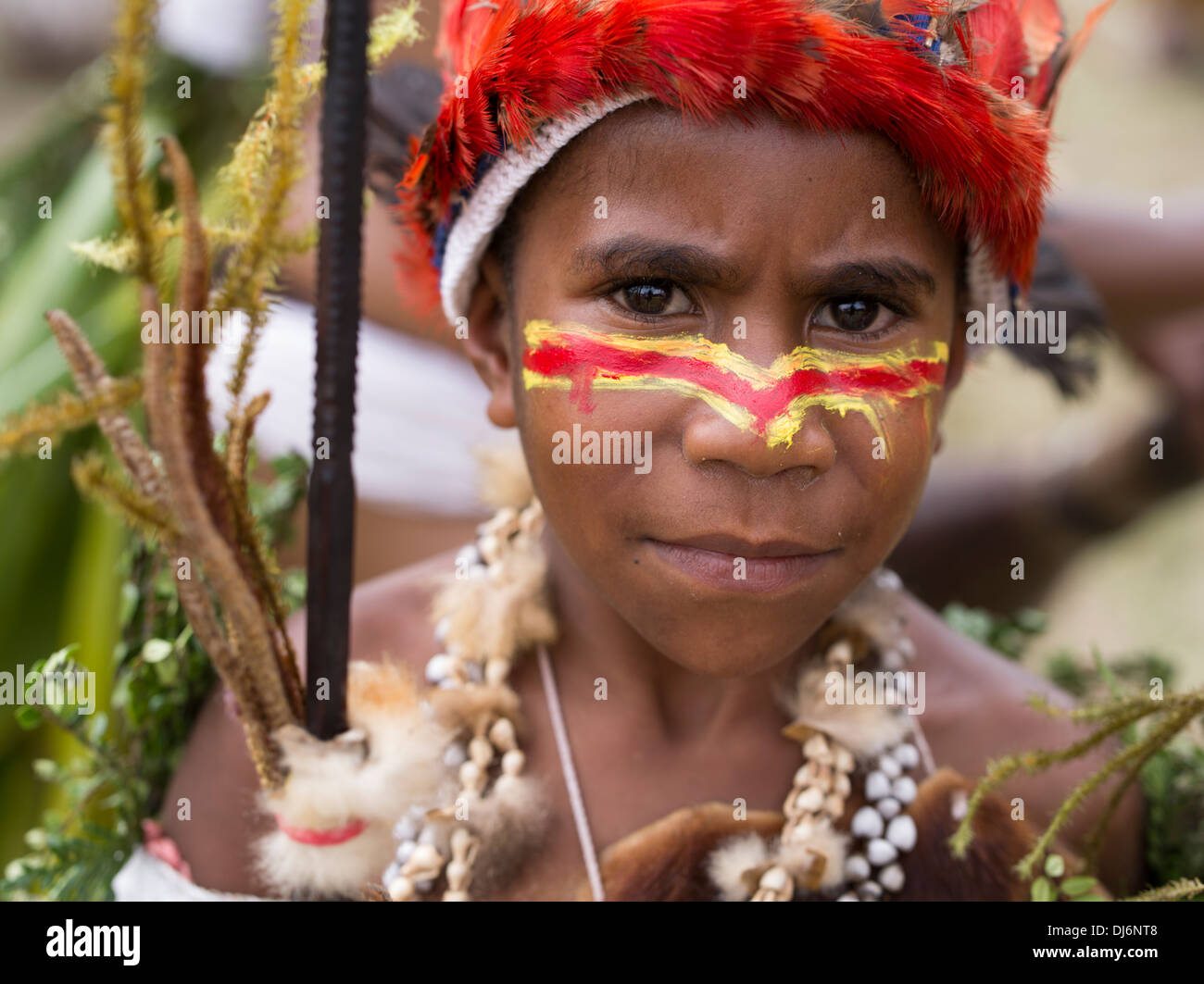 Junge von Mingende Nature Kultur Gesellschaft Singsing Group, Chimbu Provinz - Goroka Show, Papua New Guinea Stockfoto