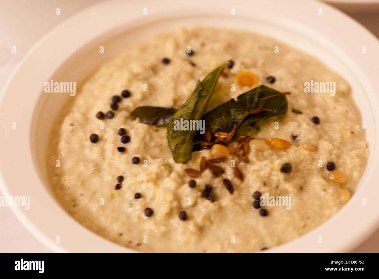 Chutney ist eine beliebte Beilage aus südindische Küche & ist eine pikante Würze. Stockfoto Chutney ist eine beliebte Beilage aus südindische Küche & ist eine pikante Würze. Stockfoto