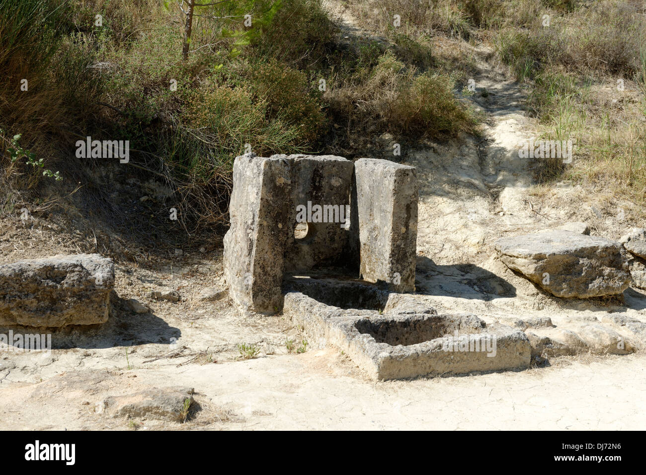 Trinkwasser-Gebäude am südlichen Ende des alten Stadions, Nemea, Peloponnes Griechenland. Die ausgegrabenen und restaurierten alten Stockfoto