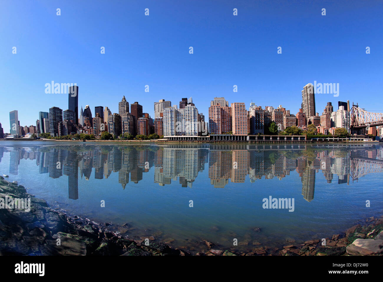 Midtown Manhattan Skyline von New York City und die Queensboro Bridge über den East River Stockfoto