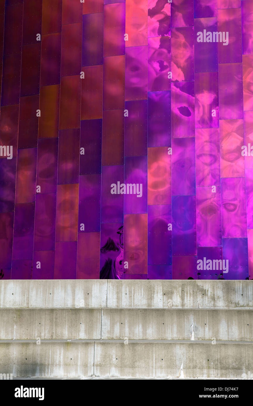 WA07402-00... WASHINGTON - Detail einer Wand auf das Experience Music Project in Seattle Center Bereich der Innenstadt von Seattle. Stockfoto