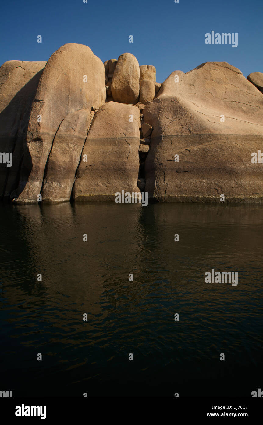 Elefant-wie Felsen auf der Insel Elephantine bei Assuan, Ägypten. Stockfoto