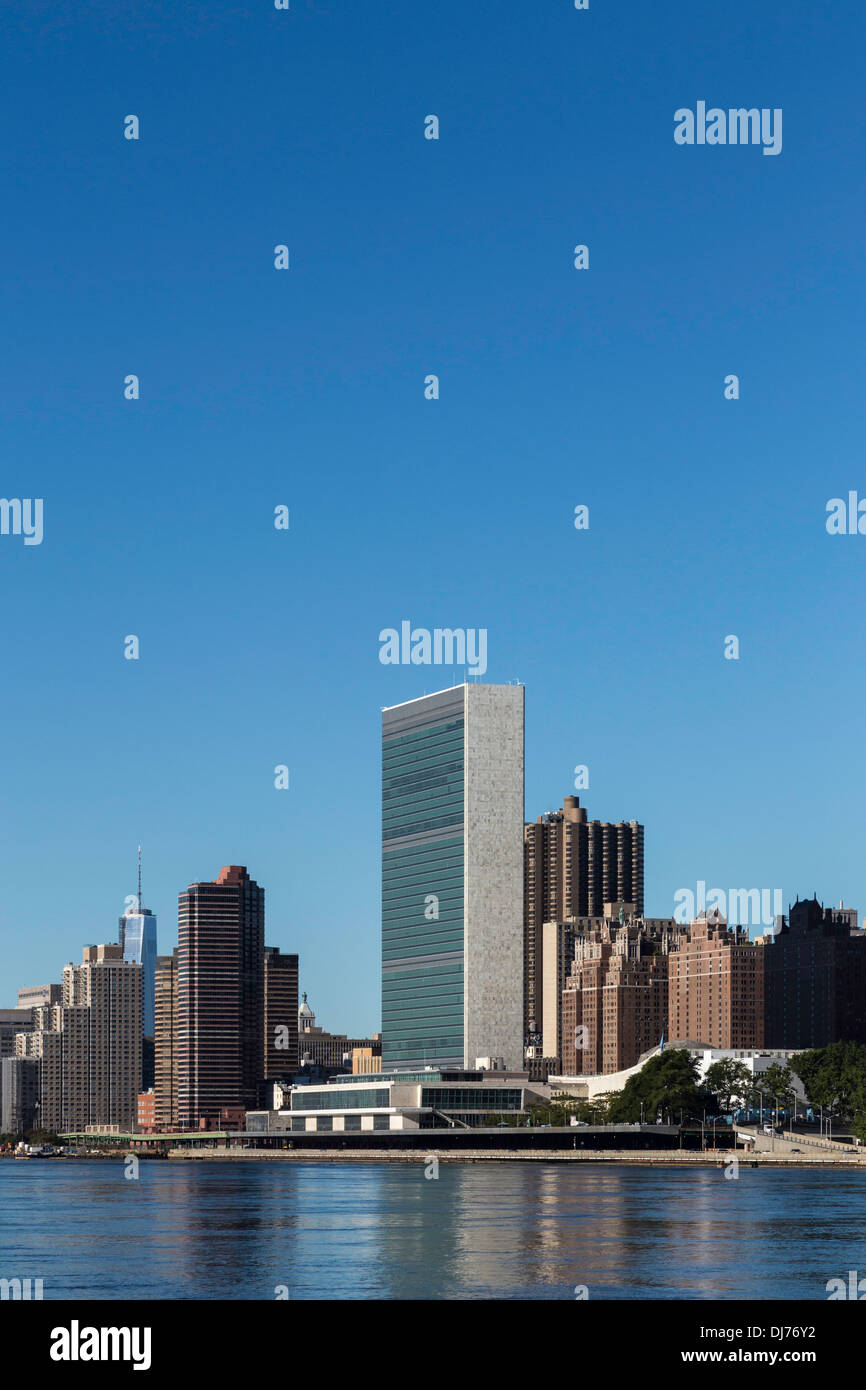 Skyline von Midtown Manhattan und dem East River, New York City, USA Stockfoto