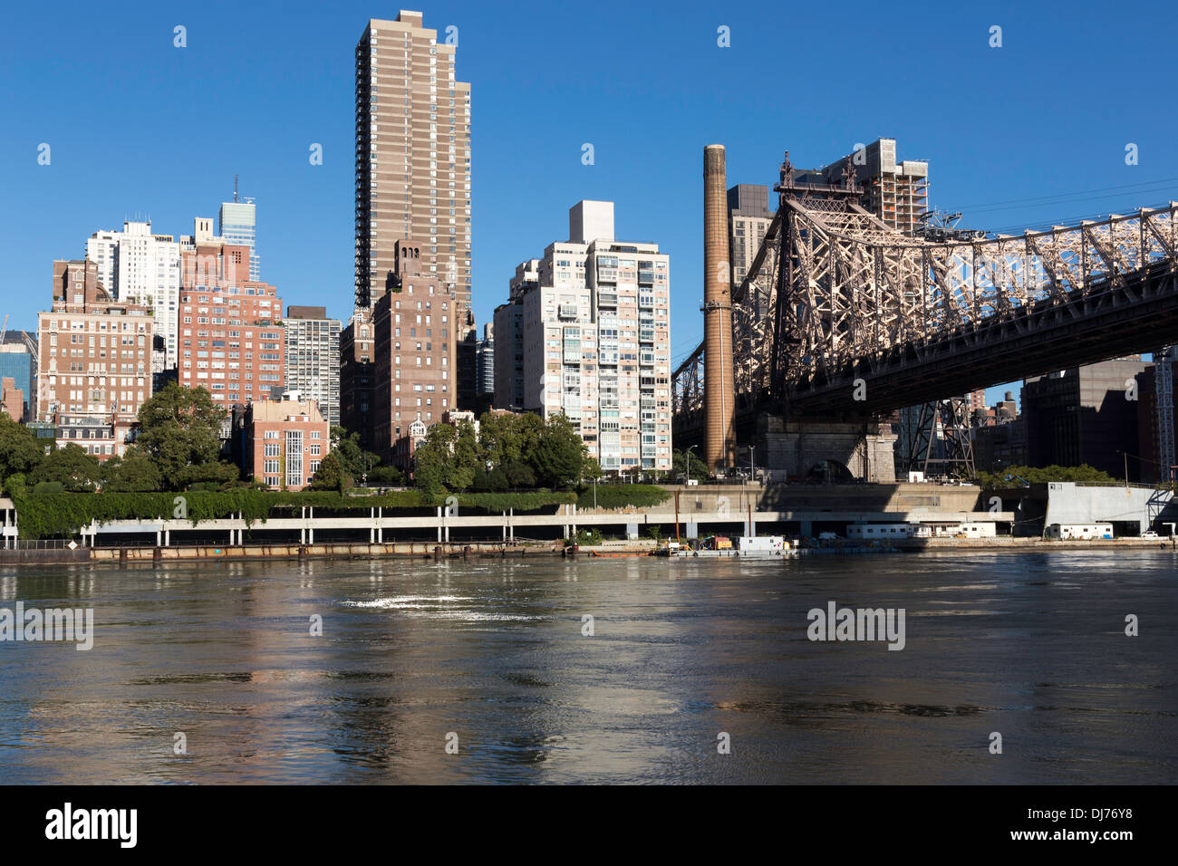 Skyline von Midtown Manhattan und dem East River, New York City, USA Stockfoto