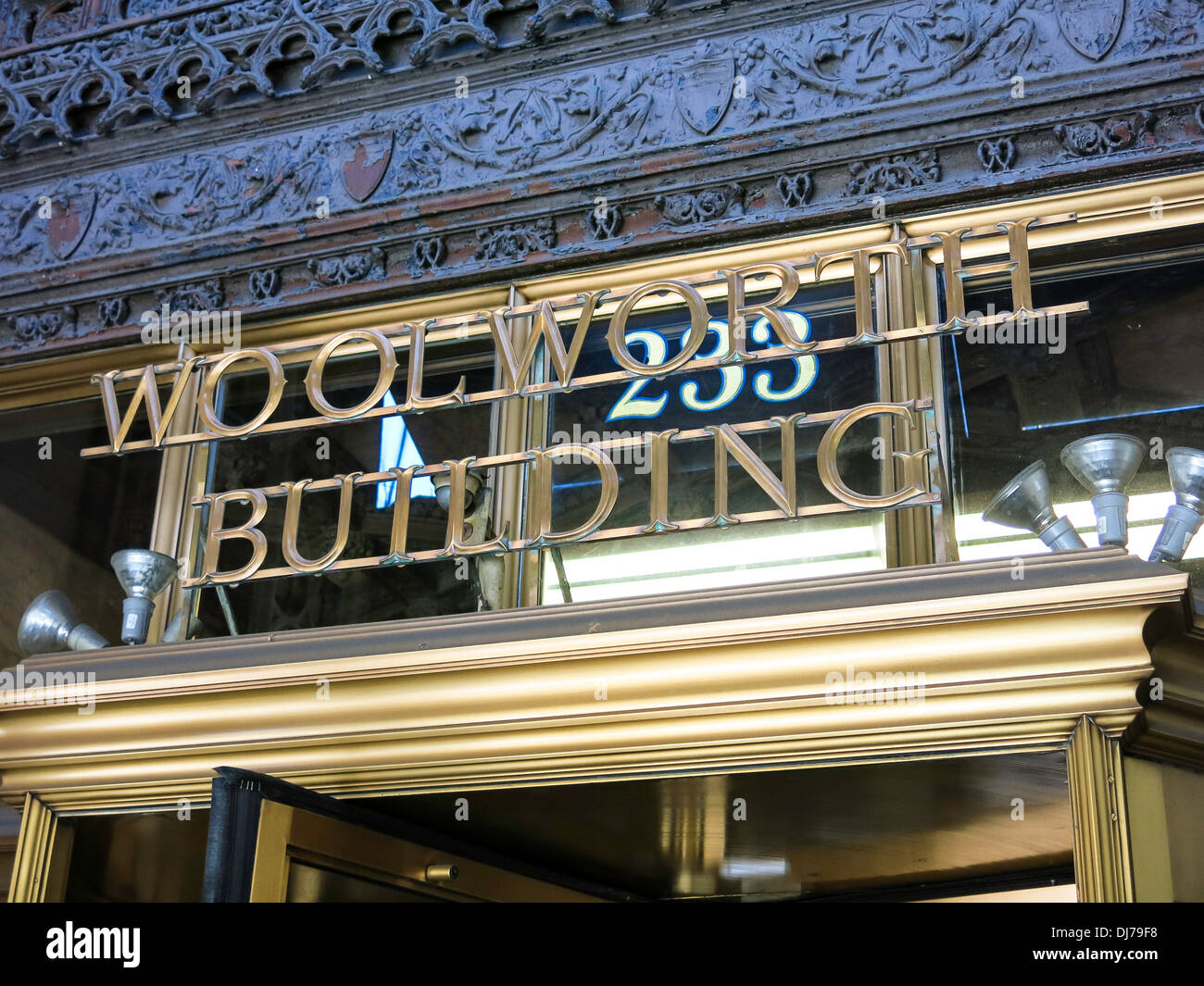 Ortseingangsschild Woolworth Building, NYC Stockfoto