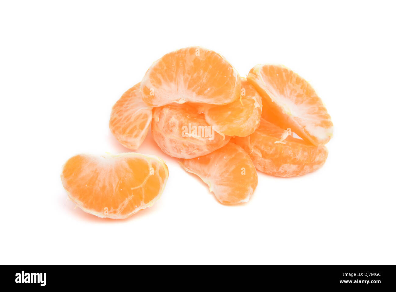 Scheiben von Mandarine, isoliert auf weißem Hintergrund Stockfoto