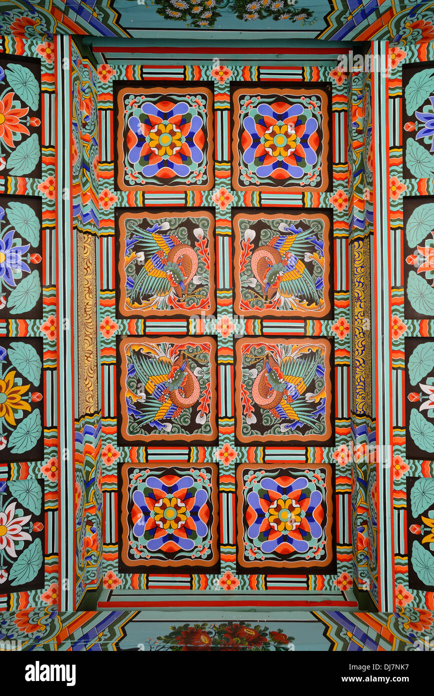 eine Dekoration Muster der koreanischen traditionellen Tempel Dach Stockfoto