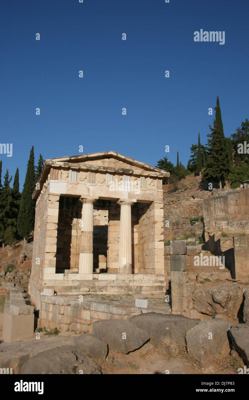 Griechenland. Delphi. Das Athener Finanzministerium. Dorischen Stil. 490 V. CHR.. Stockfoto