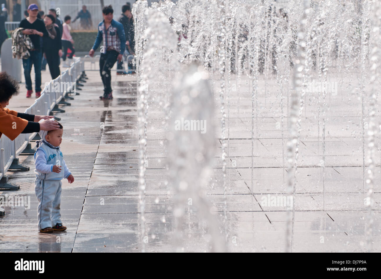 Brunnen vor Beijing National Aquatics Center allgemein bekannt als Water Cube Stockfoto
