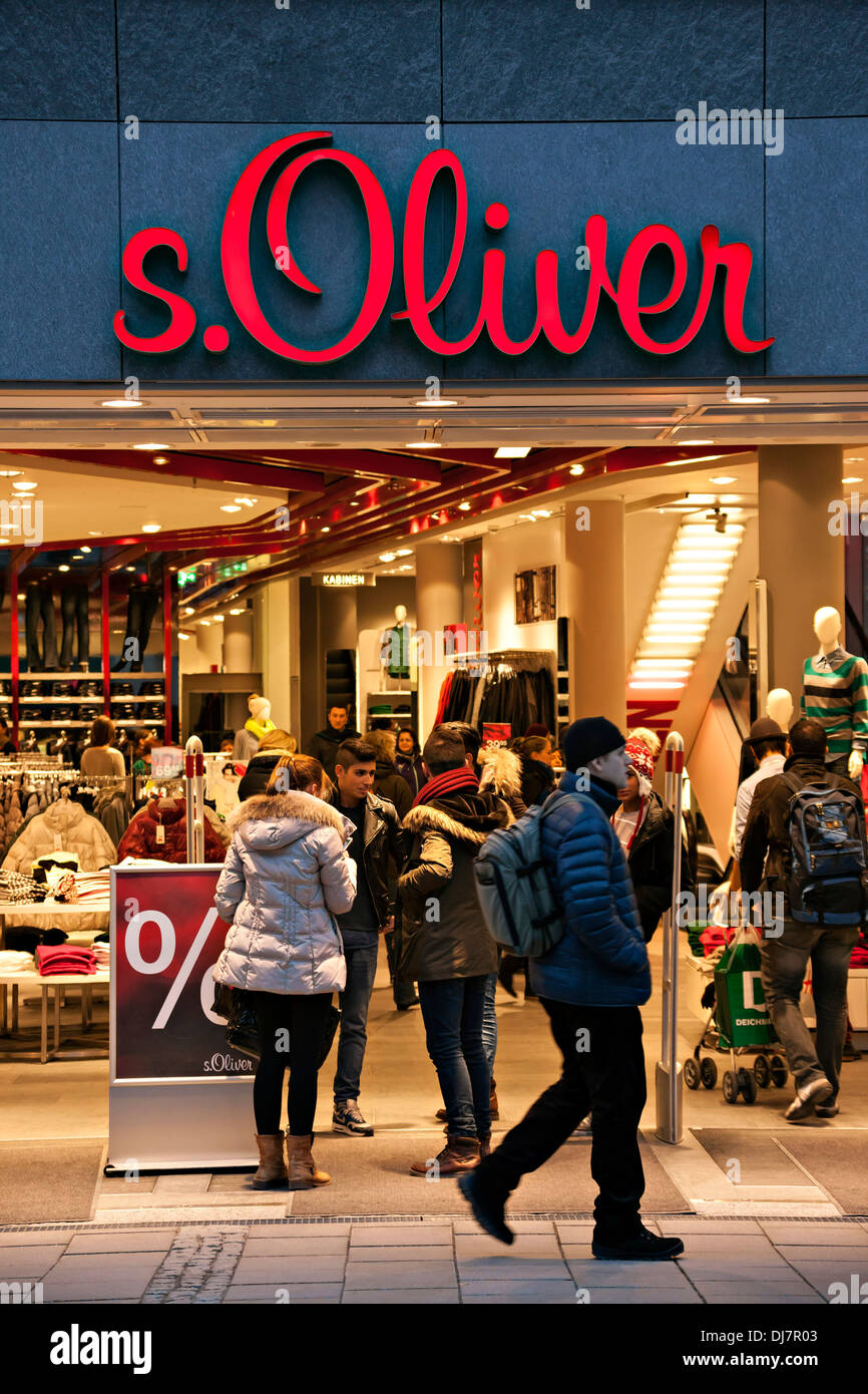 S. Oliver Mode Shop Eingang, München Deutschland Europa Stockfotografie -  Alamy
