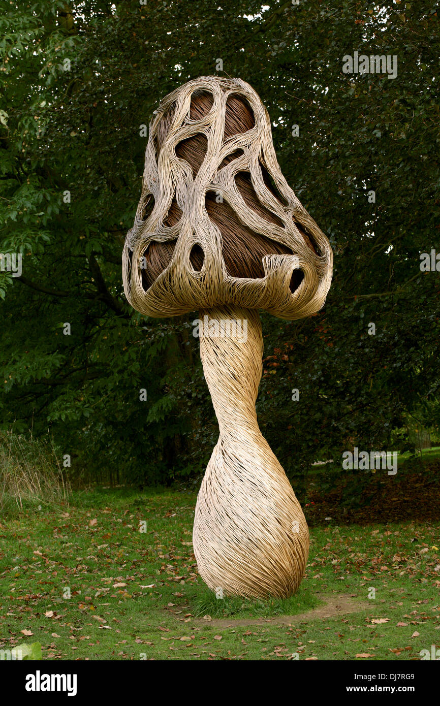 Willow-Skulptur von Morel Pilz, Kew Royal Botanic Gardens. Stockfoto
