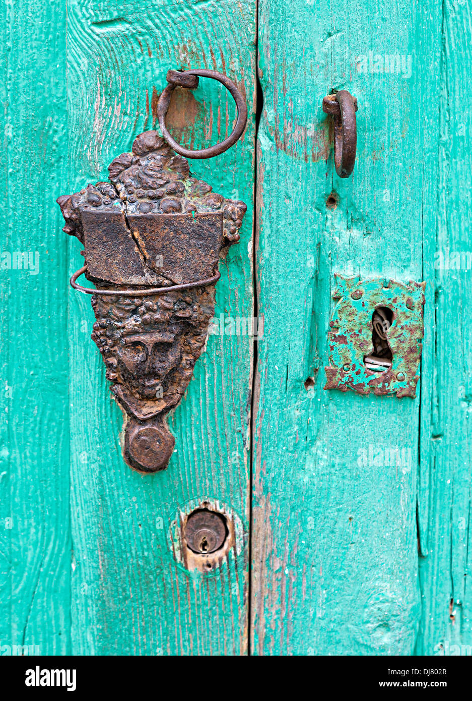 Alte rostige dekorative Tür ziehen, Teguise, Lanzarote, Kanarische Inseln, Spanien Stockfoto