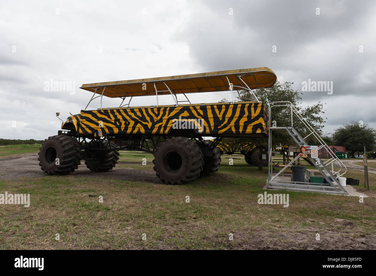 Welten größte Monstertruck Safari-Touren in das Schaufenster von Citrus in Clermont, Florida USA gegeben Stockfoto