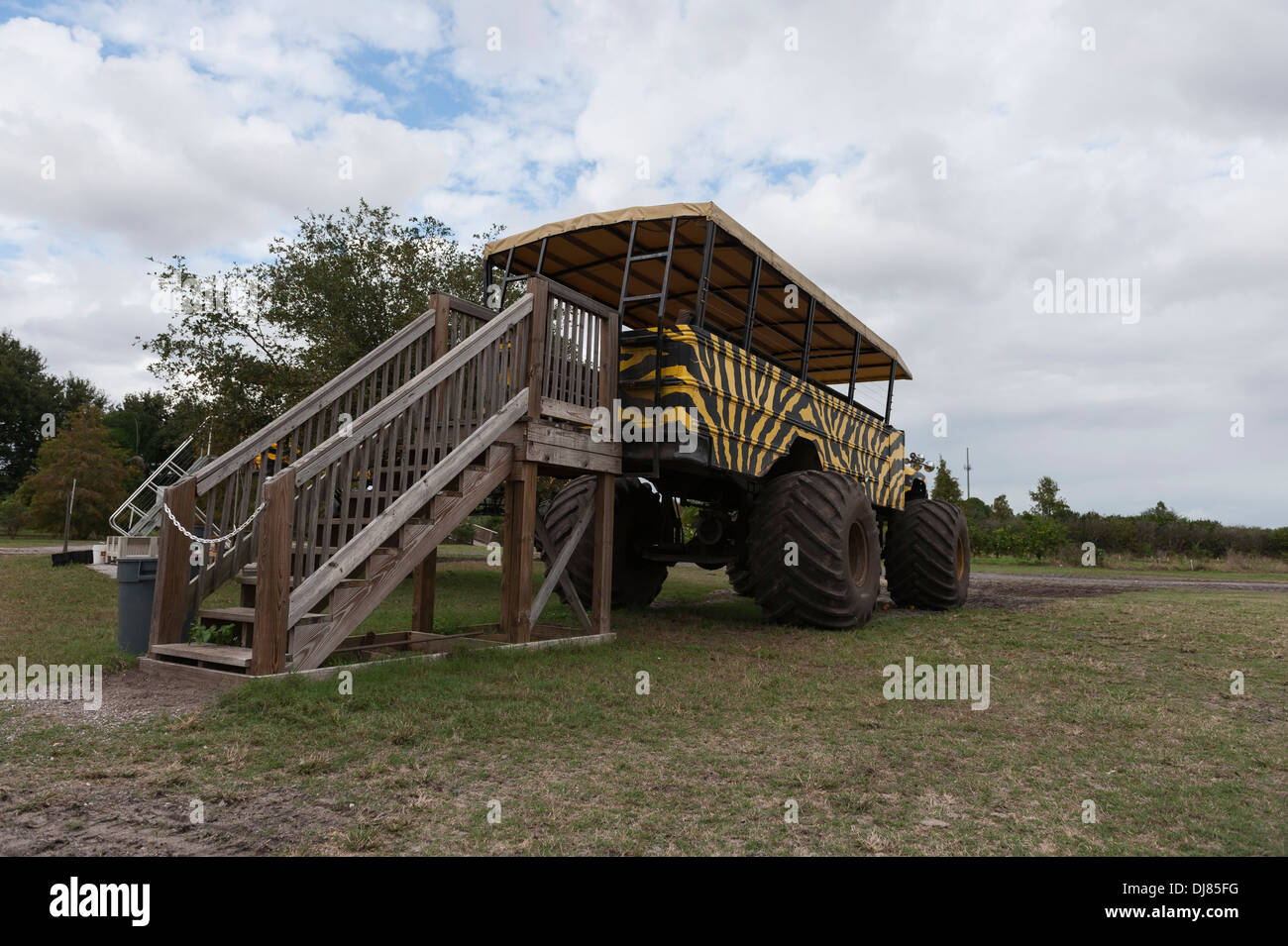 Welten größte Monstertruck Safari-Touren in das Schaufenster von Citrus in Clermont, Florida USA gegeben Stockfoto