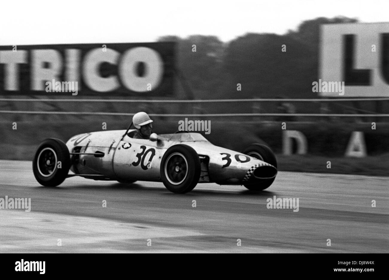 Geoff Duke in einem ganz neu und unlackiert Gemini Mk 3, Silverstone, England 1. Oktober 1960. Stockfoto