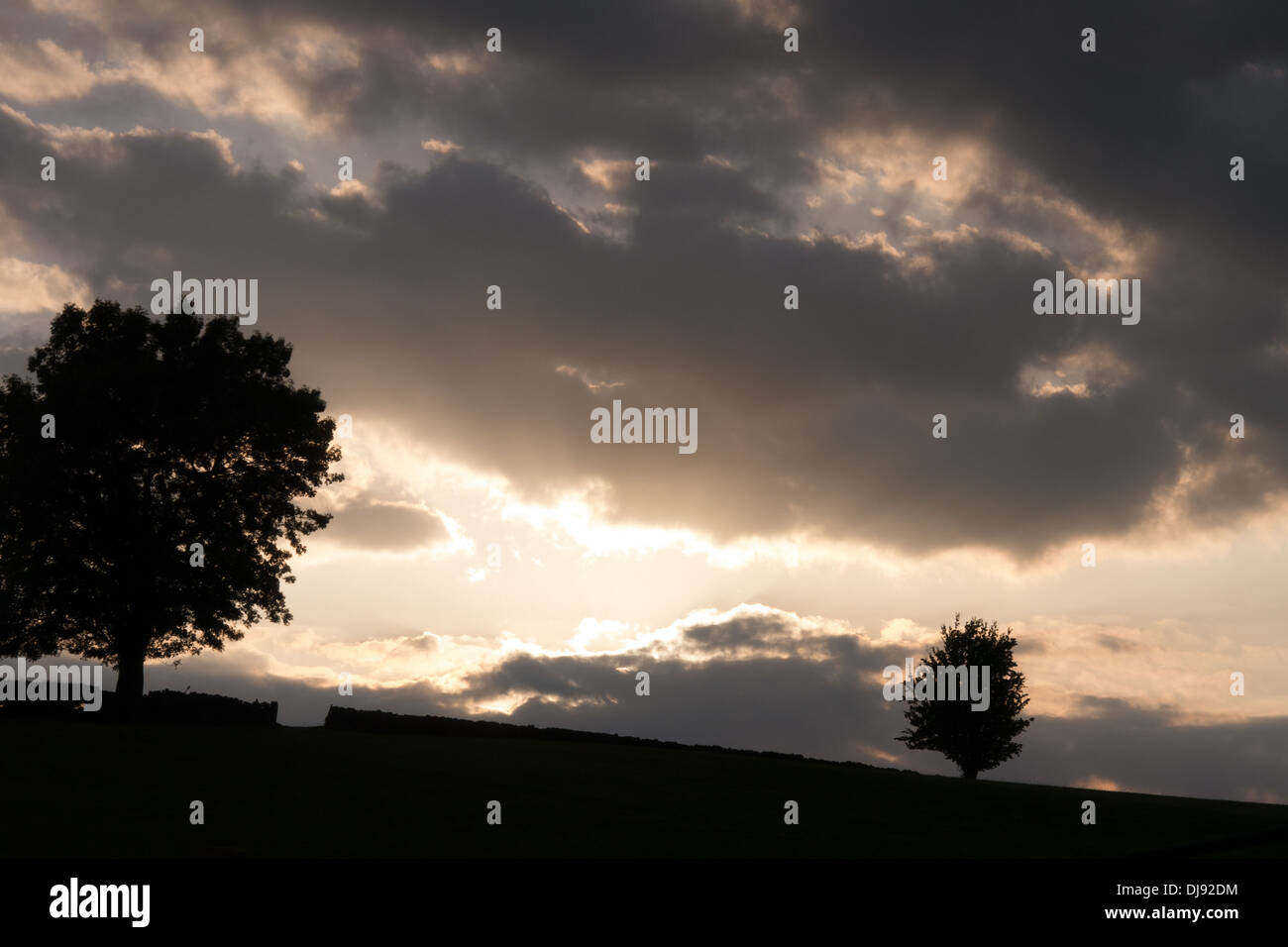 Hang Silhouette Sonnenuntergang Dämmerung Wolken Stockfoto