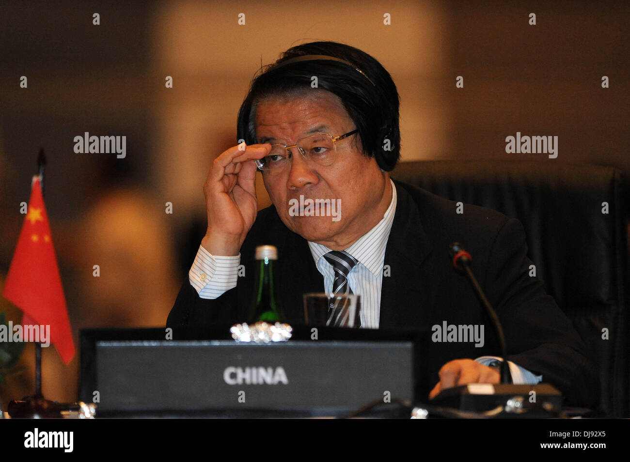 Bali, Indonesien. 25. November 2013. Chinas Kulturminister Cai Wu besucht das World Culture Forum in Nusa Dua, Bali, Indonesien, 25. November 2013. Bildnachweis: Veri Sanovri/Xinhua/Alamy Live-Nachrichten Stockfoto