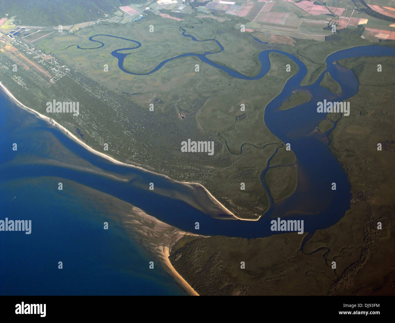 Luftaufnahme der Mündung des Daintree River, Daintree Nationalpark, Queensland, Australien Stockfoto