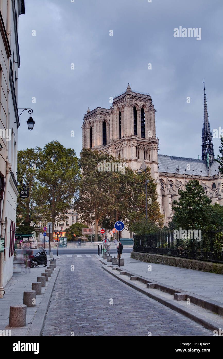 Mit Blick auf die Kathedrale Notre Dame de Paris. Stockfoto