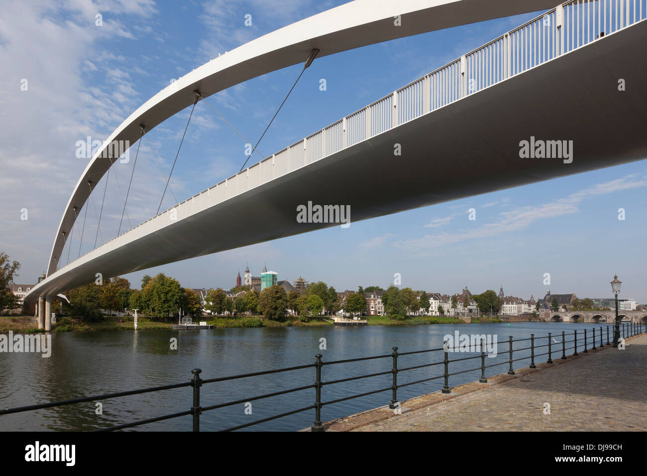 Der Hoge Brug, Fußgänger und Zyklus Brücke die Maas, Maastricht, Niederlande Stockfoto