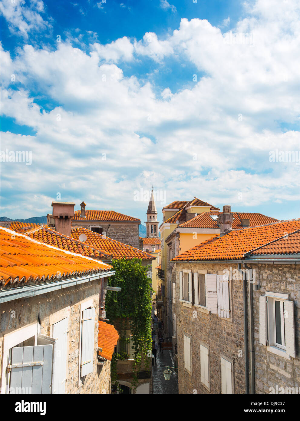 Blick auf Straße in der Altstadt Budva, Montenegro Stockfoto