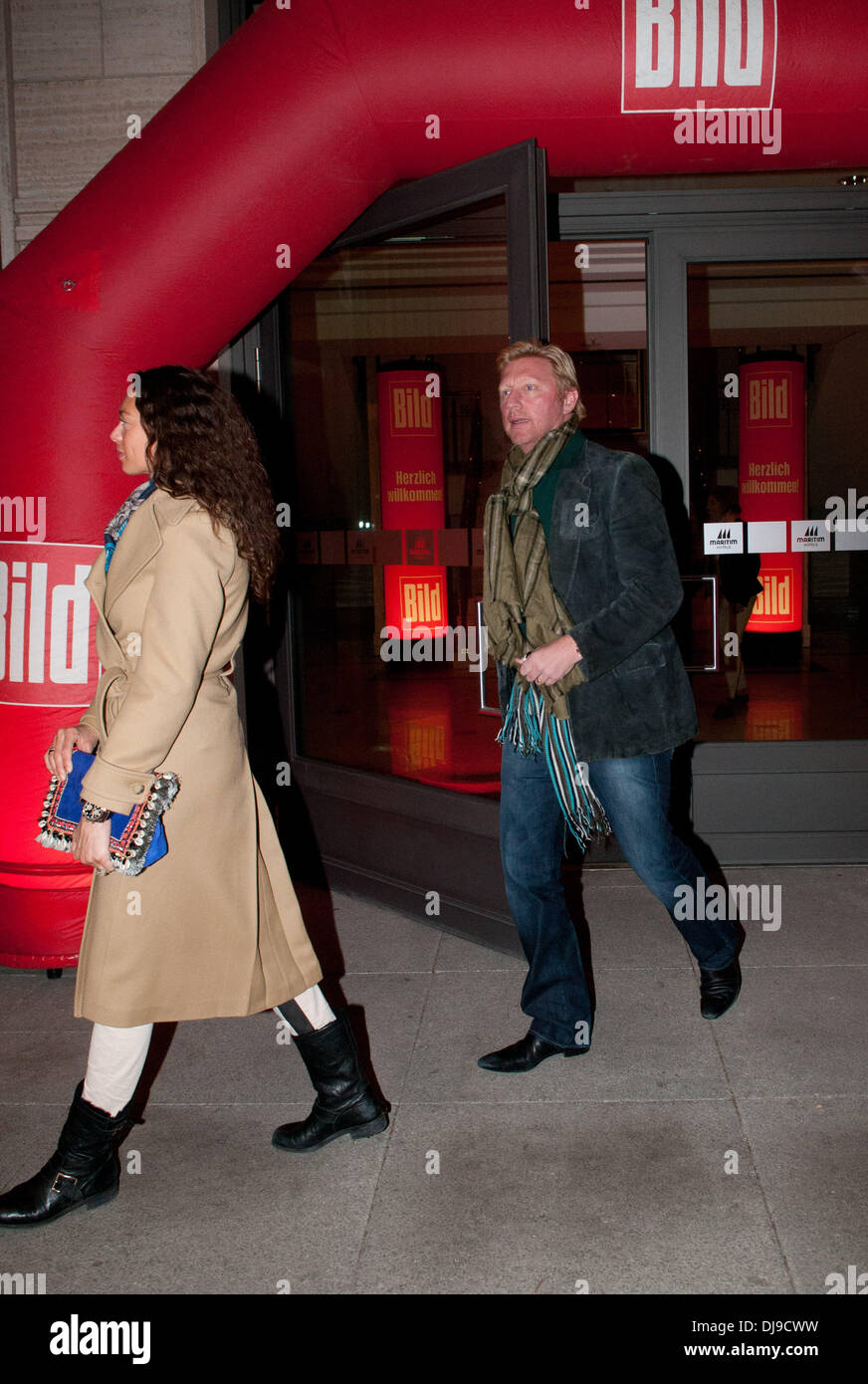 Lilly Becker und Ehemann Boris Becker verlassen Hotel Maritim nach einem Pokerturnier teilnehmen. Berlin, Deutschland - 16.04.2012 Stockfoto