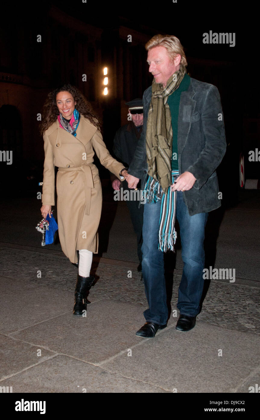 Lilly Becker und Ehemann Boris Becker verlassen Hotel Maritim nach einem Pokerturnier teilnehmen. Berlin, Deutschland - 16.04.2012 Stockfoto