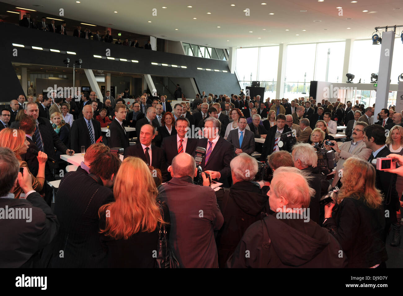 Atmosphäre bei Eröffnung des Audi Zentrum Berlin-Adlershof. Berlin, Deutschland - 18.04.2012 Stockfoto