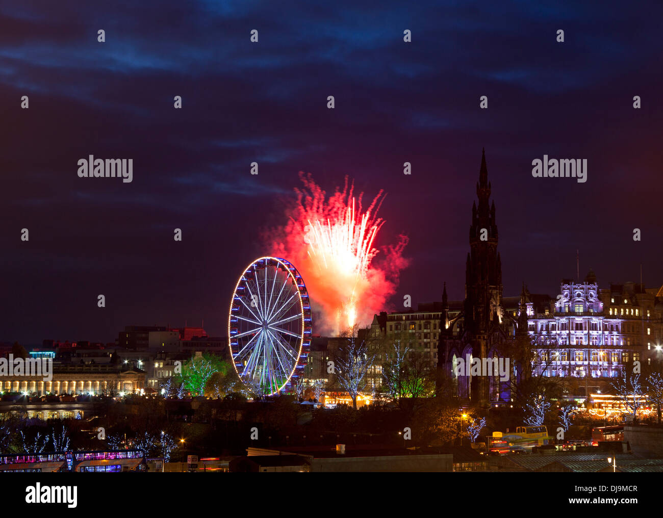 Feuerwerk Stadtzentrum von Edinburgh Schottland, Vereinigtes Königreich Stockfoto