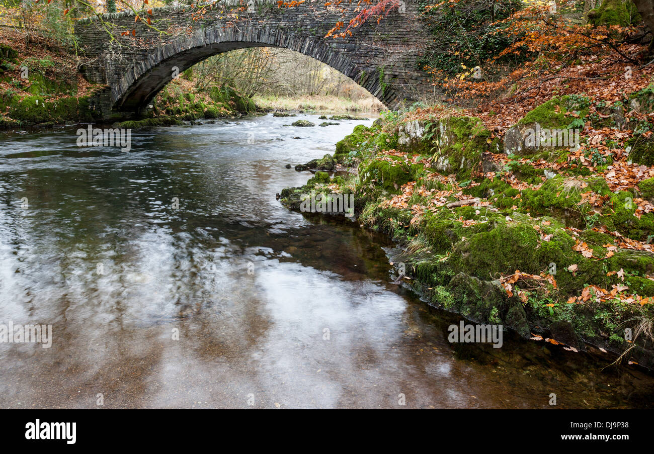 Brücke über den Fluß Brathay in der Nähe von Clappersgate, Lake District, Cumbria Stockfoto