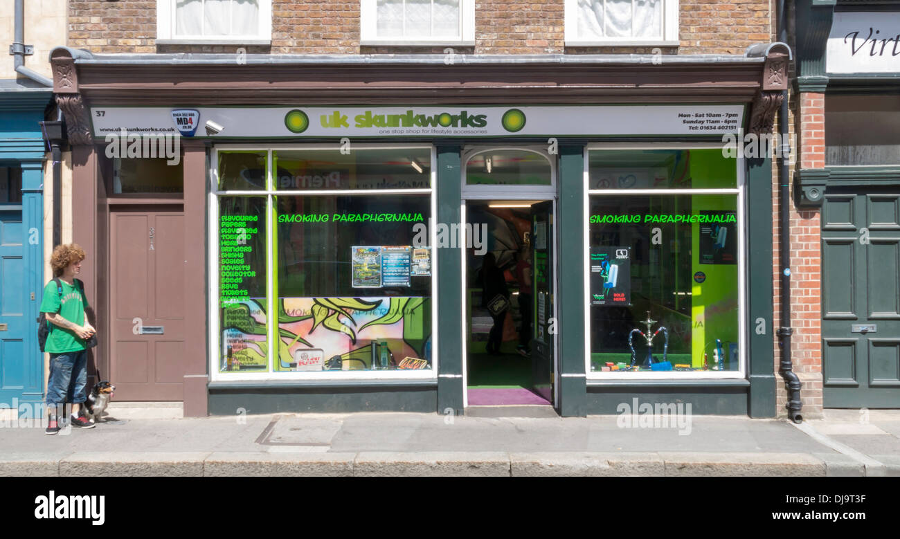 UK Skunkworks Ladenfront zum Verkauf legaler Drogen Stockfoto