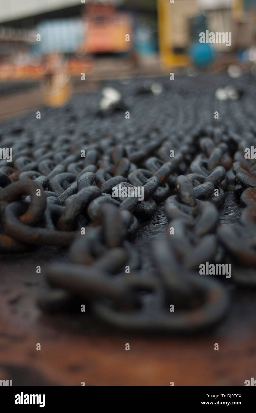 Anker-Kette liegen für Wartung Stockfoto
