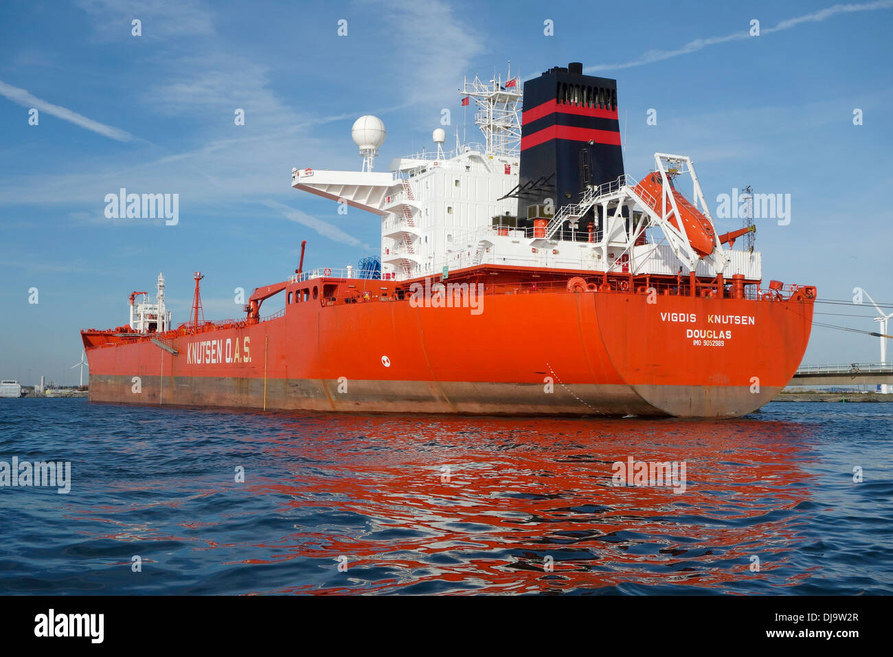 öltanker an einem offshore steg Fotos und Bildmaterial in hoher