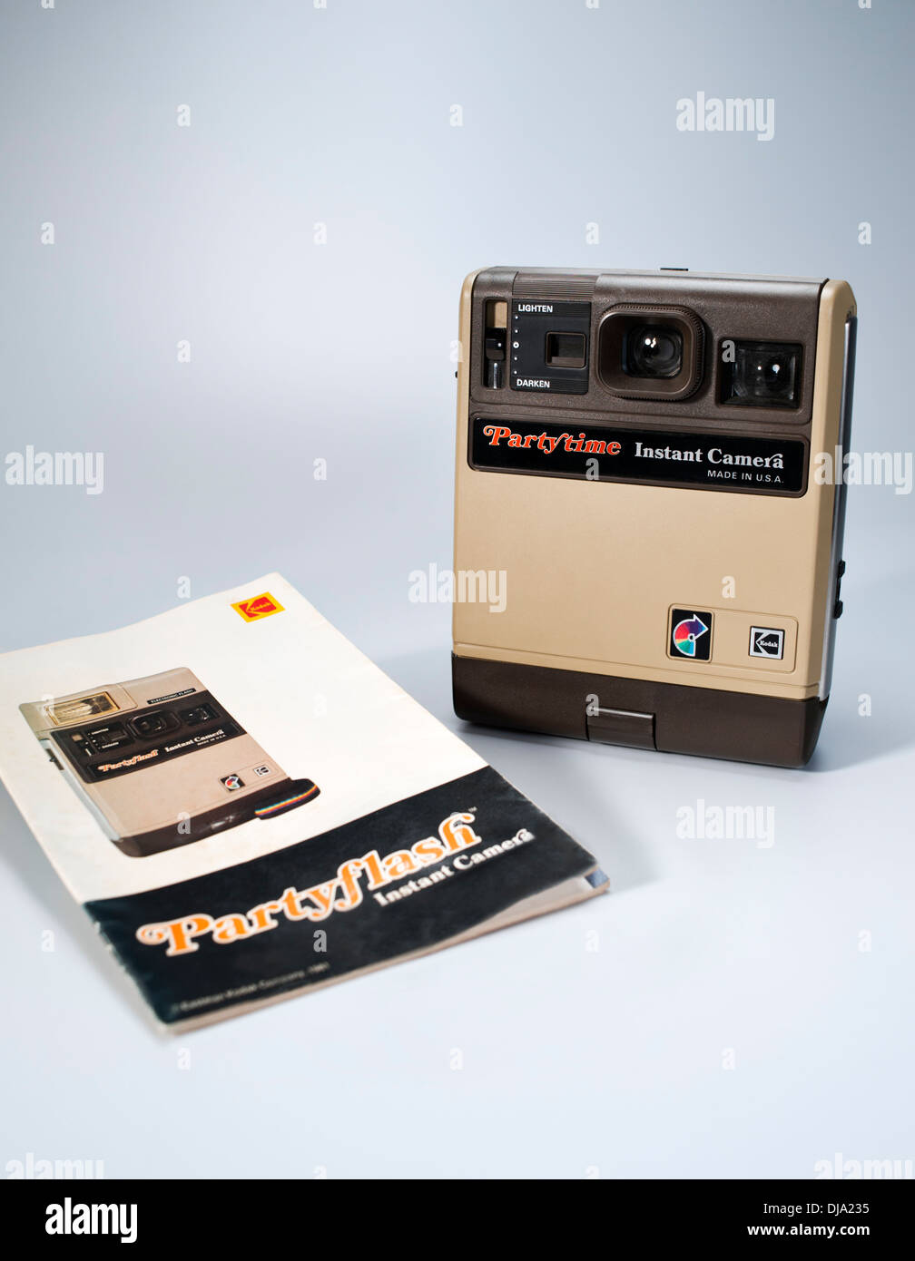 Vintage Kodak "Party Time" instant Kamera und Instruction Booklet Stockfoto