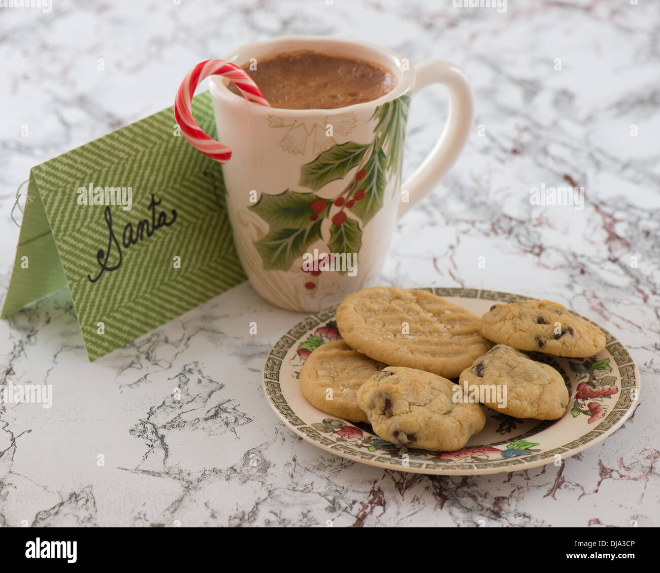 Cookie Weihnachtsteller mit heißem Kakao für Santa Stockfoto