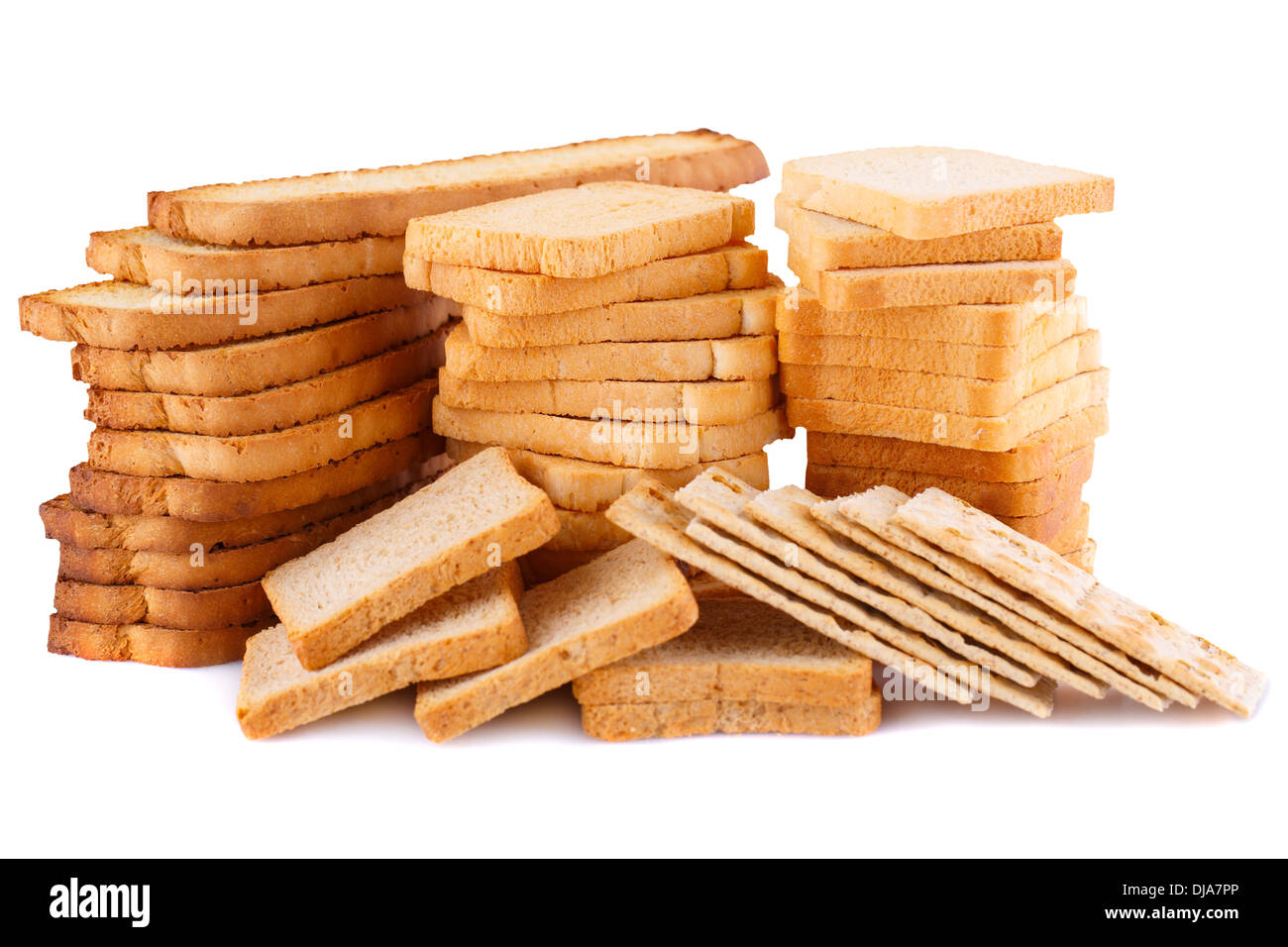 Zwieback-Stacks isoliert auf weißem Hintergrund. Stockfoto