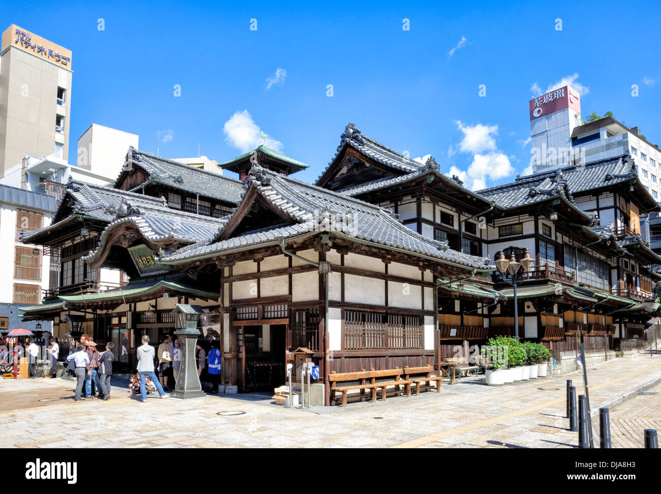 Traditionelle Japanische Architektur Vom Feinsten Ein Onsen Heisse Quellen Resort In Japan Stockfotografie Alamy