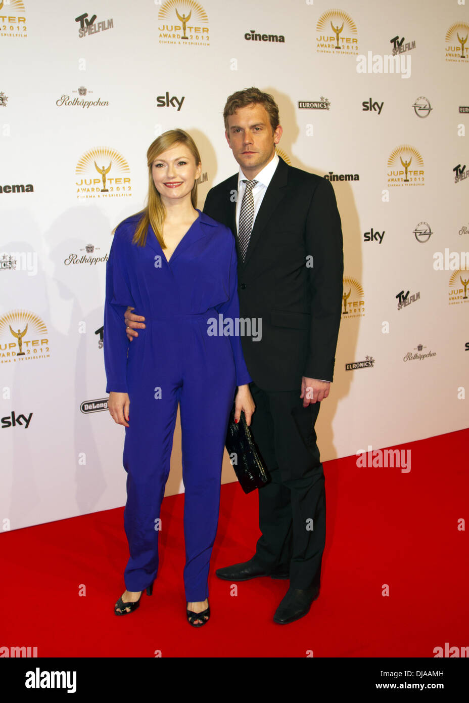 Johanna Christine Gehlen und Sebastian Bezzel beim Jupiter Award 2012 in Moskau - roten Teppich eingetroffen. Berlin, Deutschland - 29.03.2012 Stockfoto