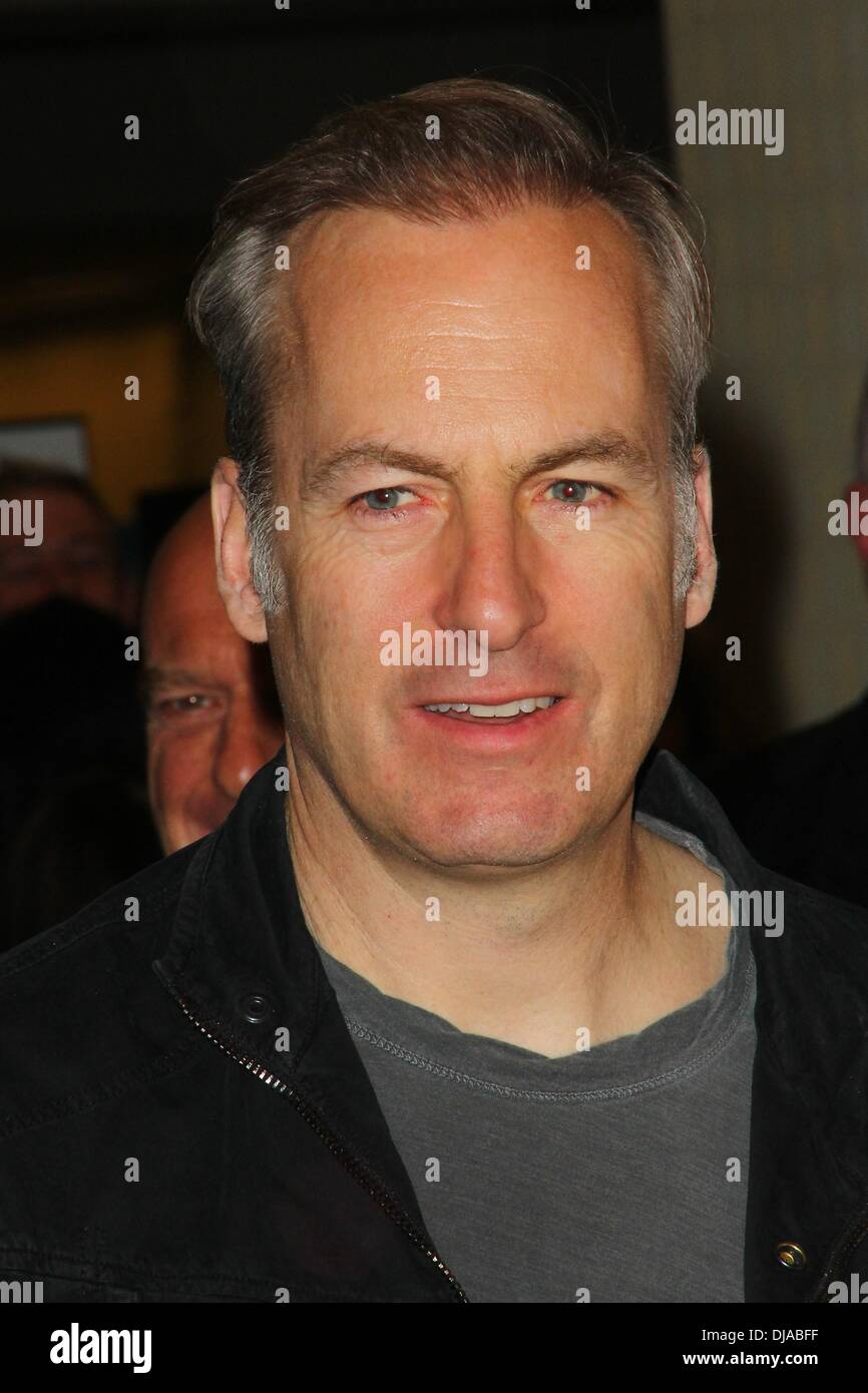 Los Angeles, Kalifornien, USA. 25. November 2013. Bob Odenkirk besucht Breaking Bad dokumentarische Screening & DVD Unterzeichnung bei Barnes and Noble/The Grove, 25. November 2013 gehalten Los Angeles, Kalifornien. USA. Bildnachweis: TLeopold/Globe Photos/ZUMAPRESS.com/Alamy Live-Nachrichten Stockfoto