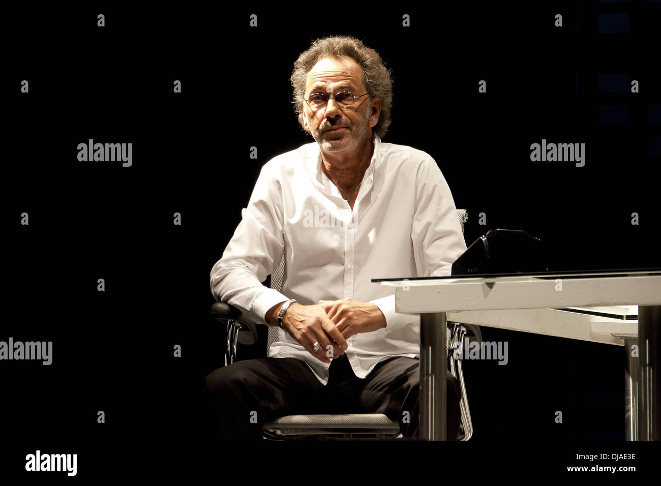 Hugo Egon Balder bei Proben für das Theaterstück "Sei Lieb Zu Meiner Frau" im Winterhuder Faehrhaus Theatre. Hamburg, Deutschland - 14.03.2012 Stockfoto