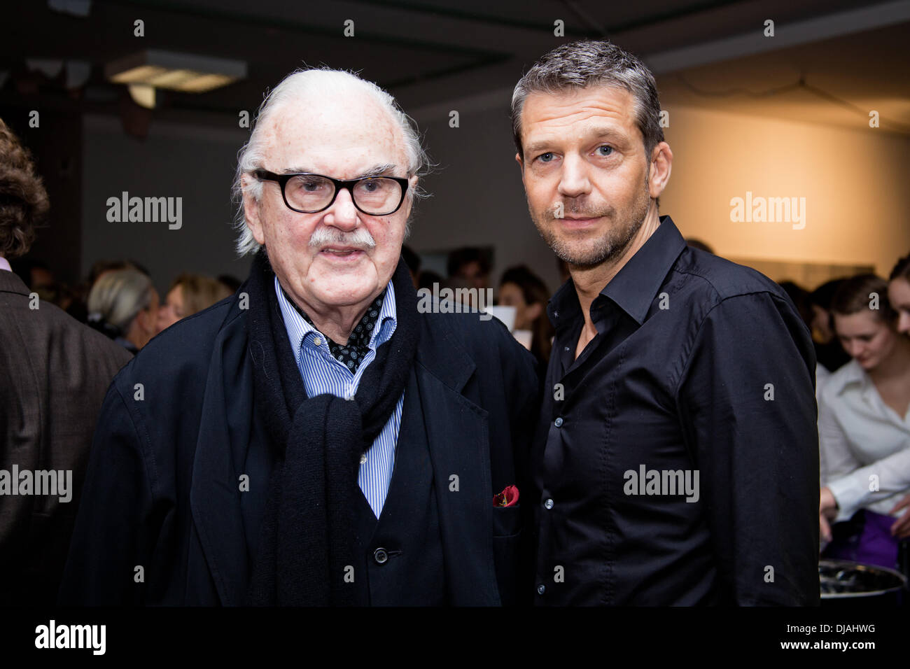 F.c. Gundlach bei der Eröffnung der Fotoausstellung "Dialog der Geschichte" mit Fotos von deutschen Schauspieler Kai Wiesinger und Regisseur Franziska Stuenkel bei der als Standortkommandantur der Bundeswehr. Hamburg, Deutschland - 21.03.2012 ** nicht zur Publikation in Singapur ** Creidt: Eva Napp/WENN.com Stockfoto