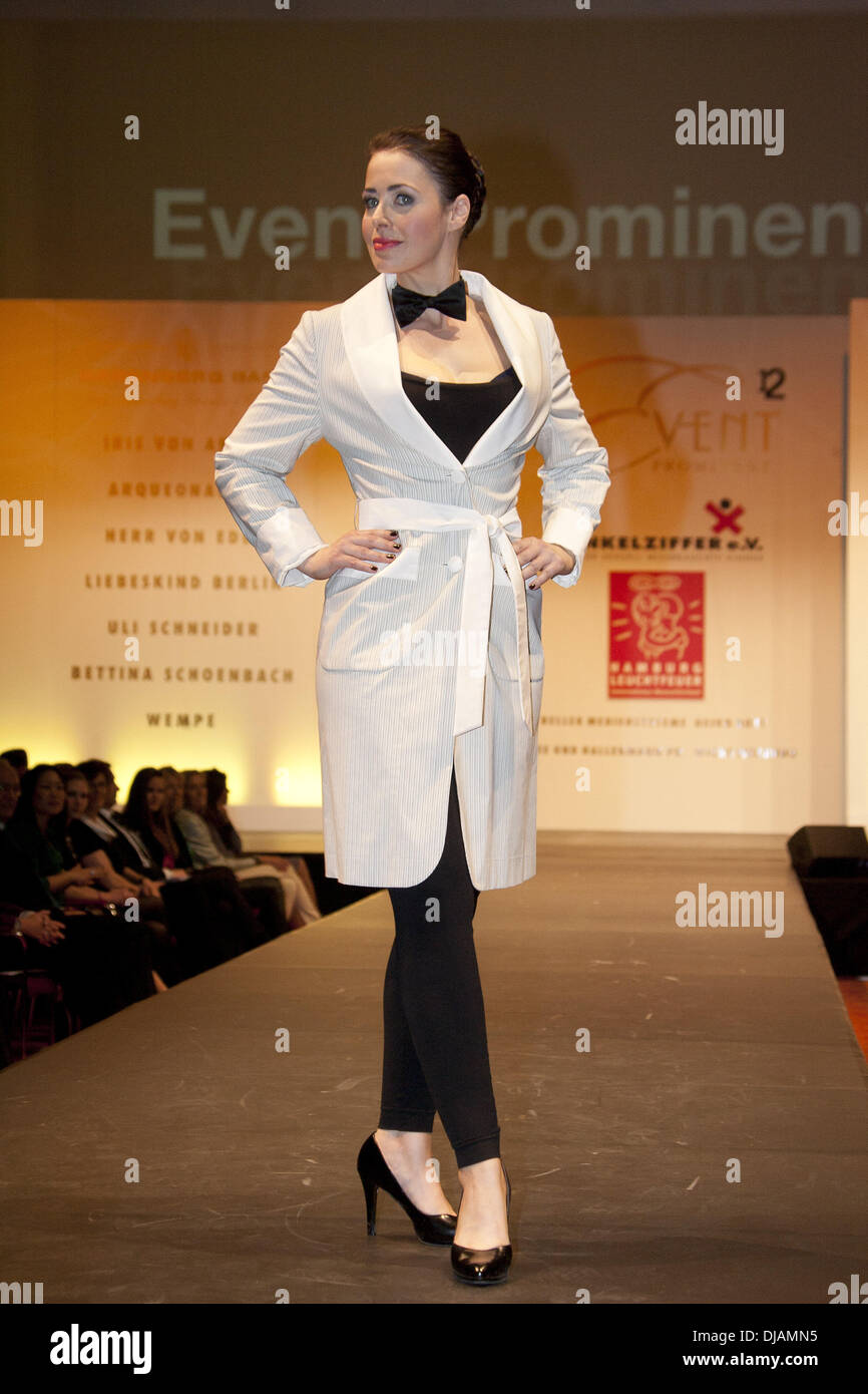 Annika de Buhr bei Charity Fashion show im Hotel Grand Elysée "Event Prominent". Hamburg, Deutschland - 25.03.2012 Stockfoto