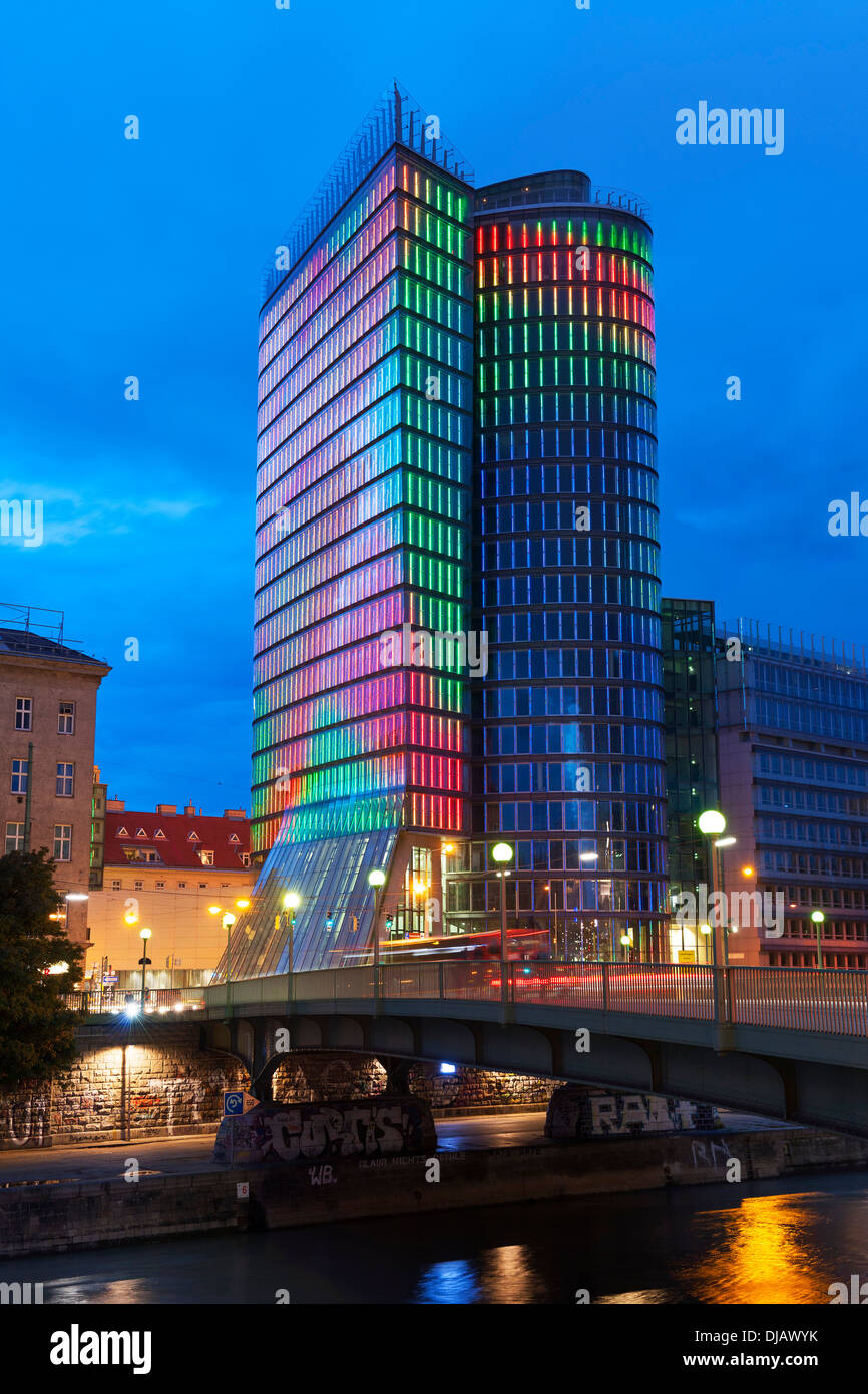 Gebäude der Uniqa Versicherung, Wien, Österreich Stockfotografie - Alamy