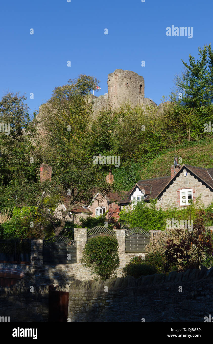 Ludlow Castle betrachtet von Dinham Stockfoto