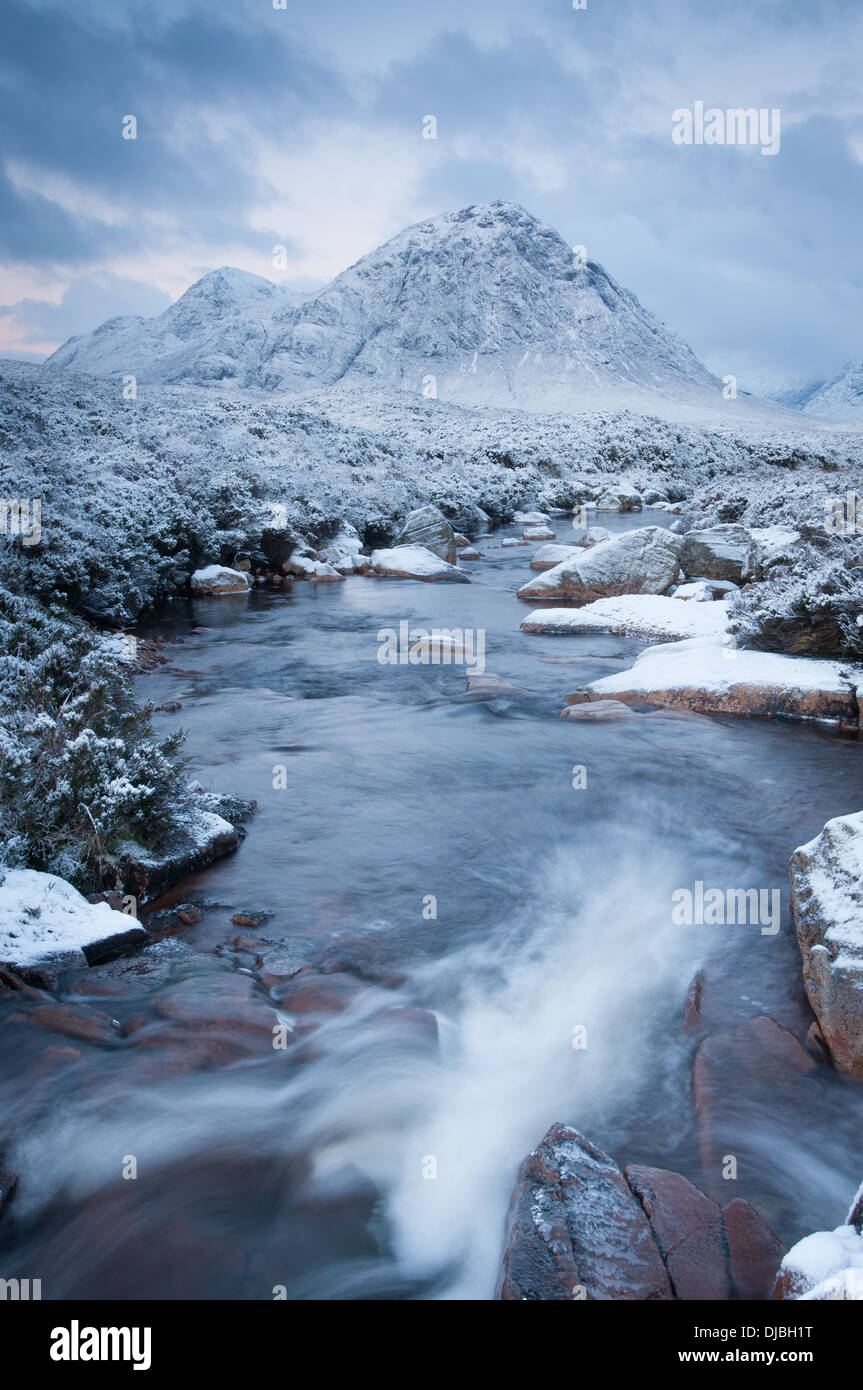 Fluß Etive und Stob Dearg im Winter, Glencoe, Schottisches Hochland, Schottland Stockfoto