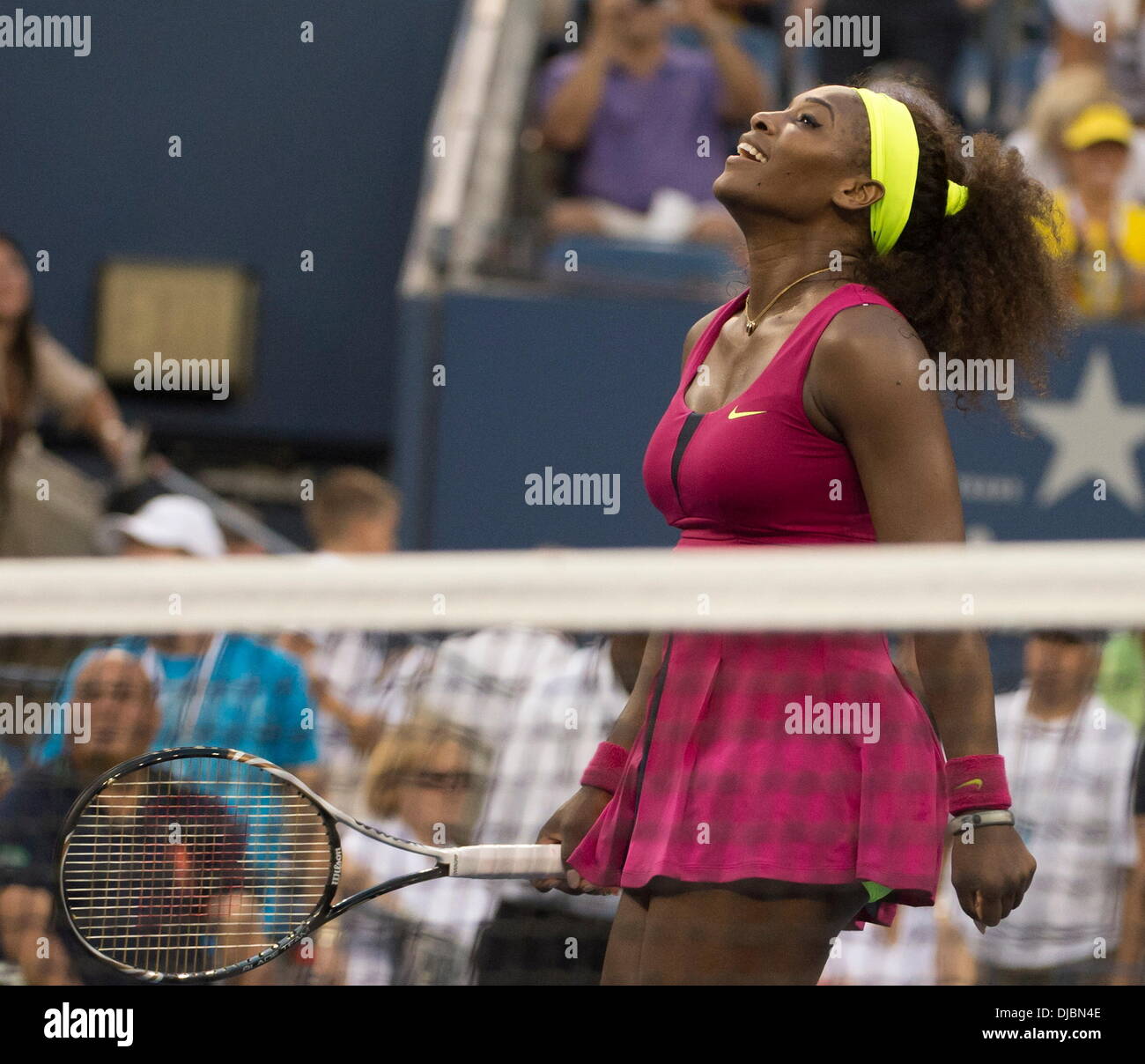 Serena Williams feiert ihren Sieg über Sara Errani US Open 2012-Frauen Match - Serena Williams gegen Sara Errani - USTA Billie Jean King National Tennis Center. Williams besiegte Errani 6-1, 6-2-New York City, USA - 07.09.12 Stockfoto